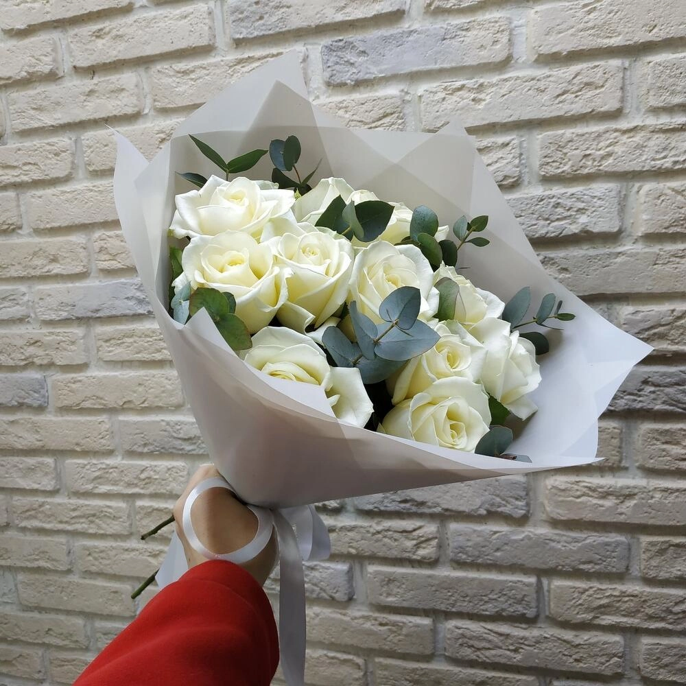 Ağ roza evkalip yarpağı ilə