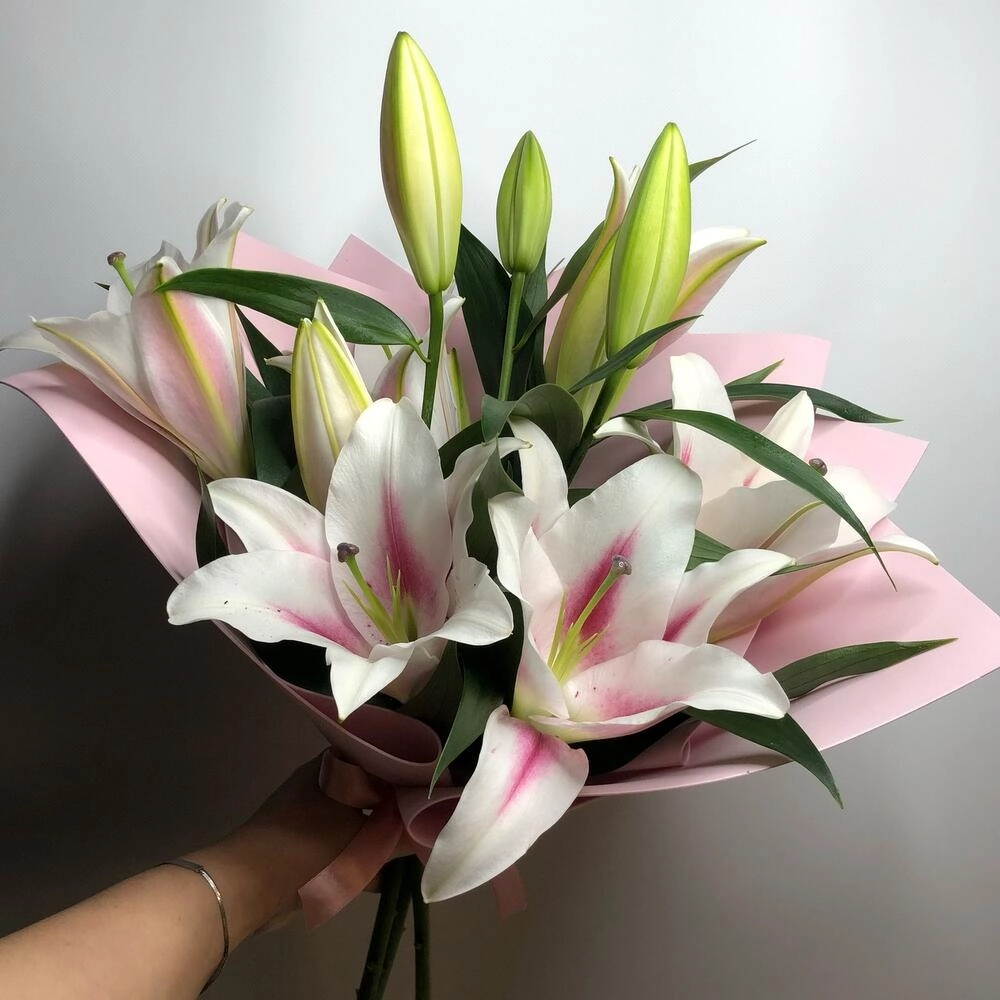 Liliya buketdə