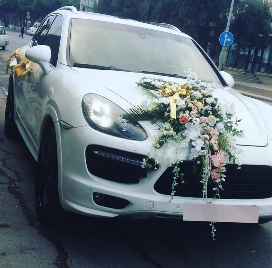 Bəy maşını bəzədilmə