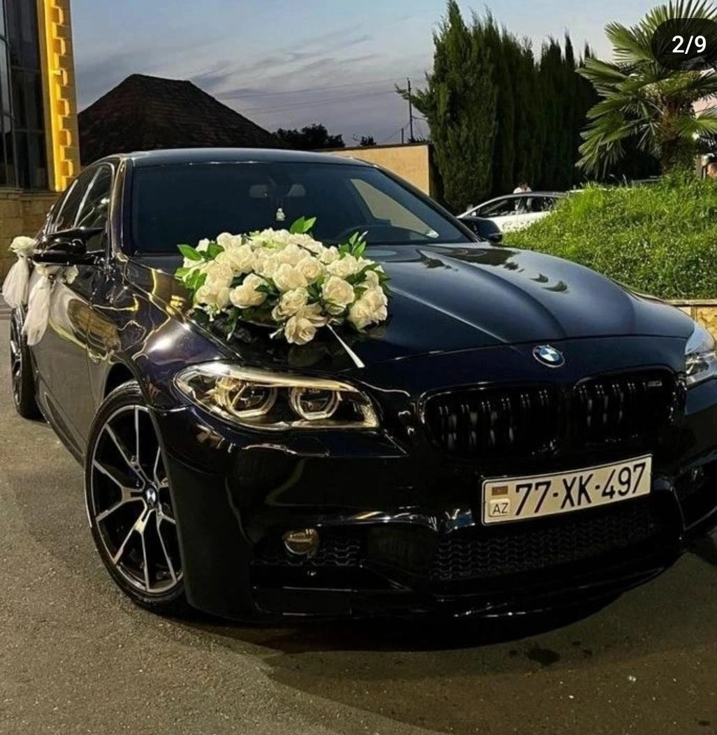 Maşın bəzəmə kirayə ağ güllərlə