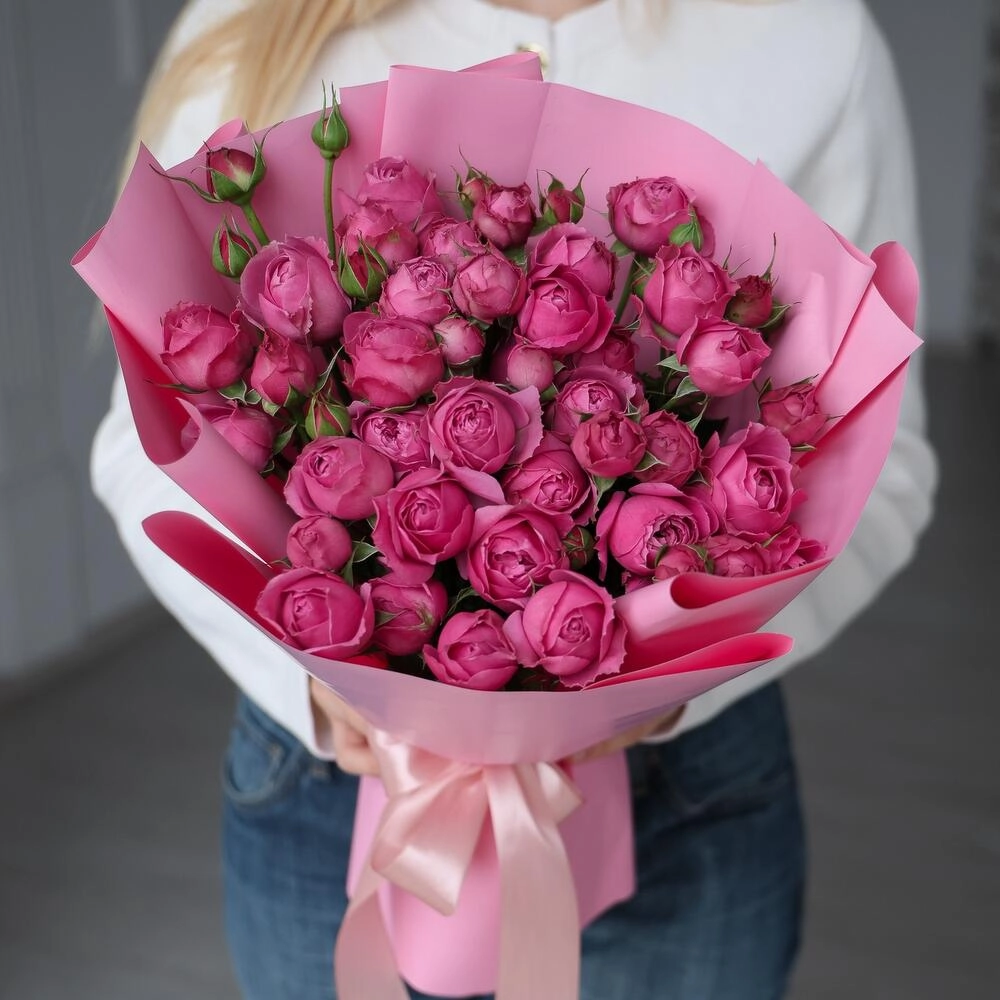 Kustavoy pion rozalar