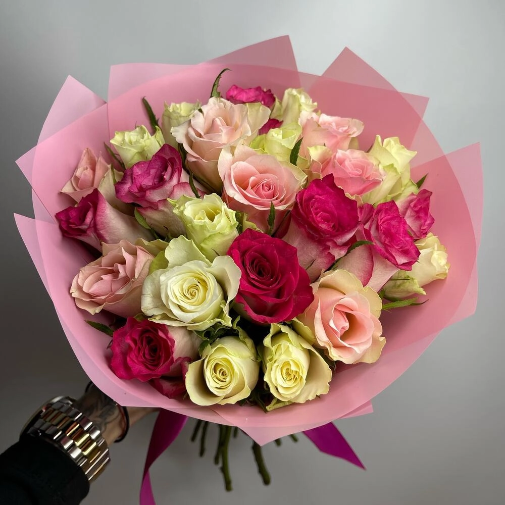 Buketdə 25 holland roza Qızılgül
