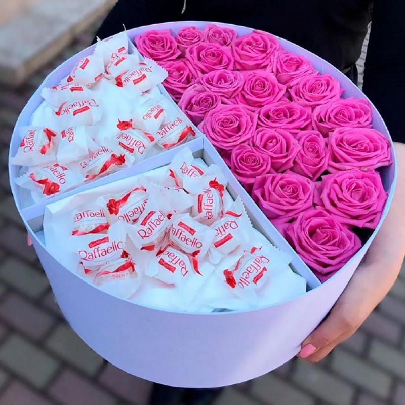 Çəhrayı roza və raffaello 8 mart