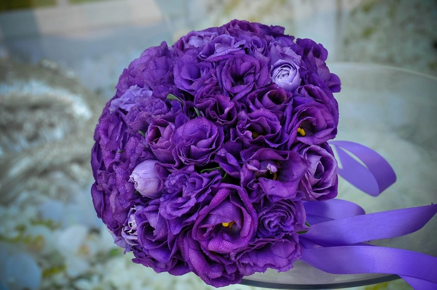 Gəlin gülü eustoma ilə Toy
