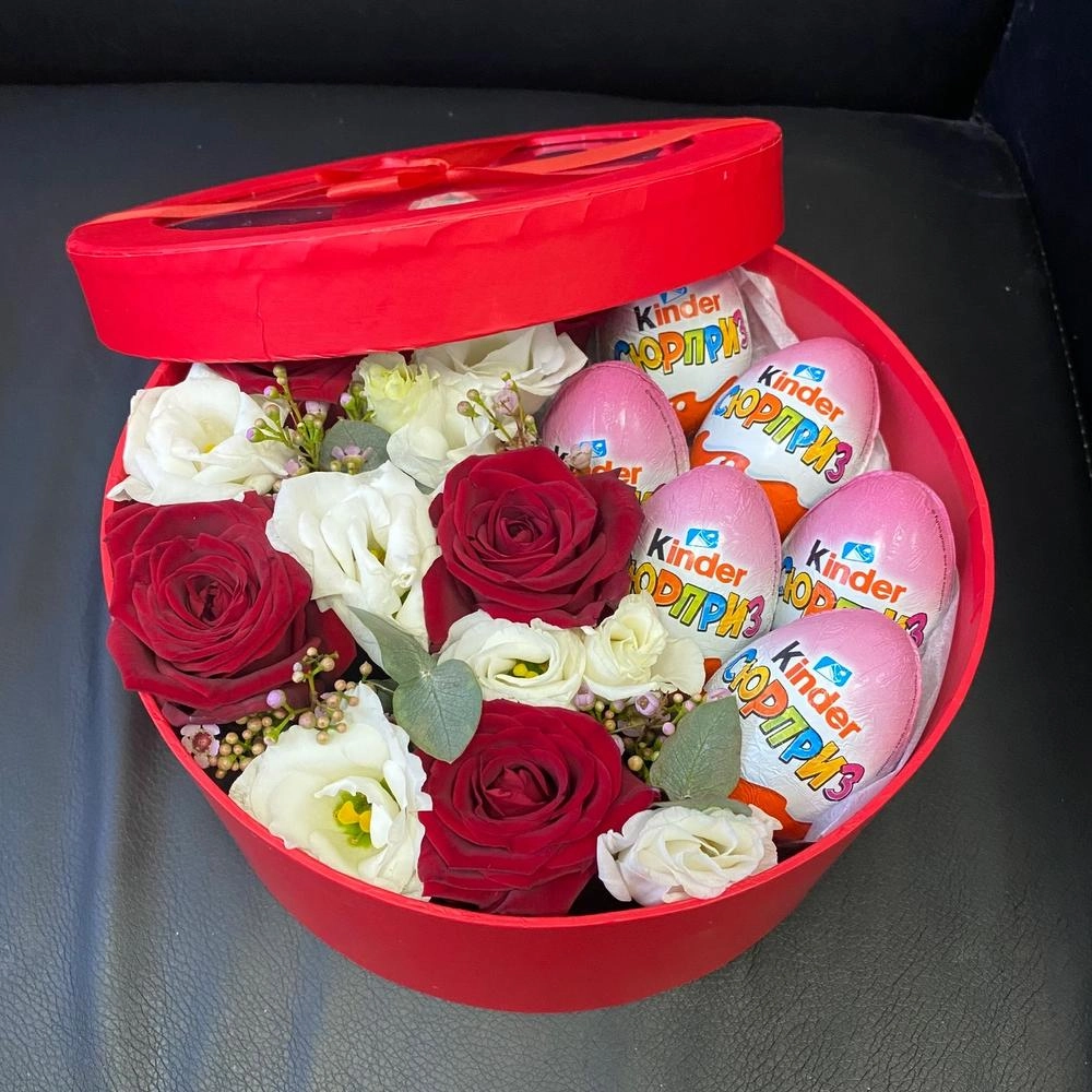Güllər və kinder 8 mart