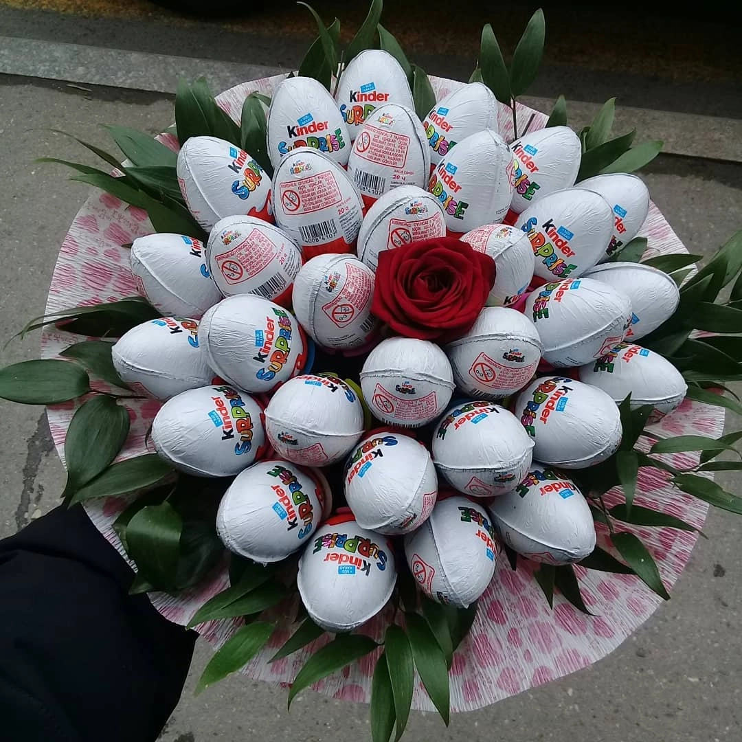 Kinder buketi 8 mart