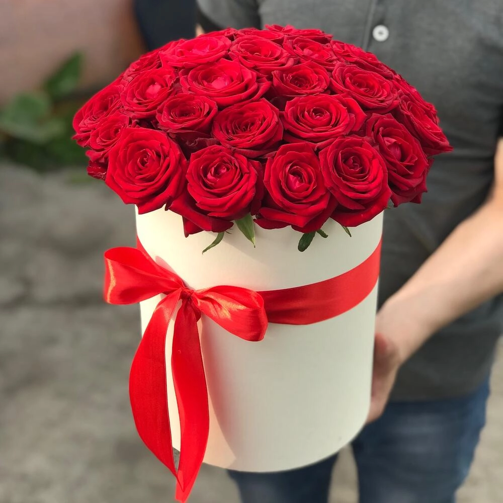 Qırmızı roza qutuda 31 ədəd Qızılgül