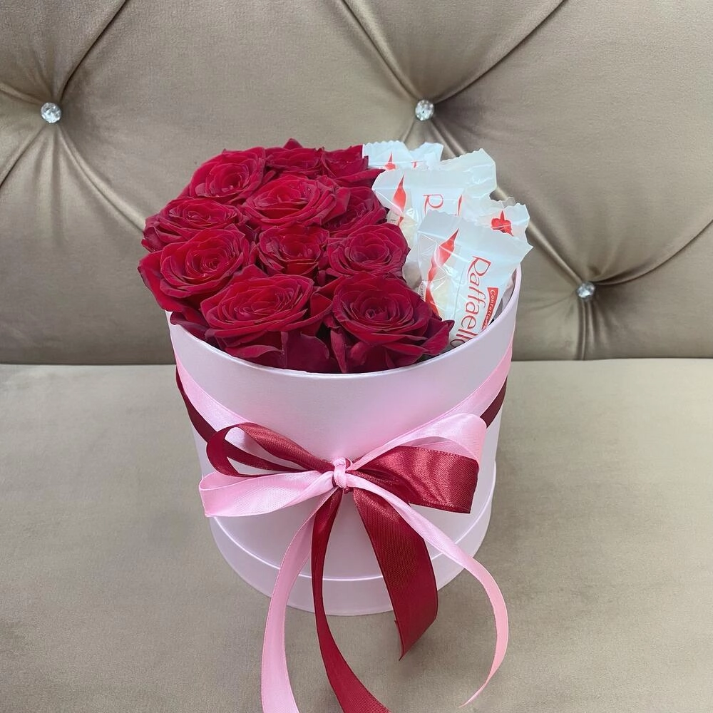 Raffaello və roza 8 mart