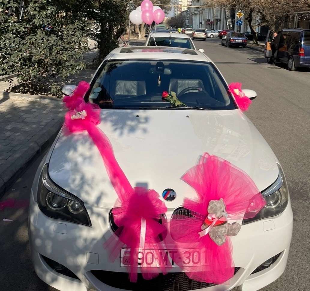 Xəstəxana çıxışı maşın bəzədilməsi Maşın bəzəmə